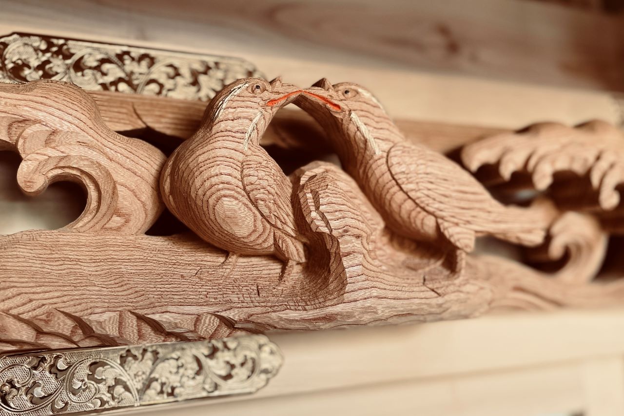 三之宮神輿の善知鳥の彫刻